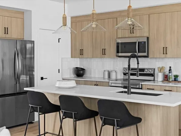 198 N Greystone Blvd, Cochrane, AB T4C 3K3