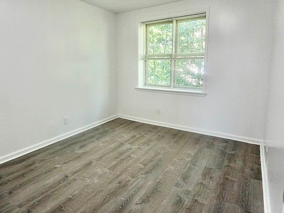 5th image of 3239 Riverdale Ave #7
