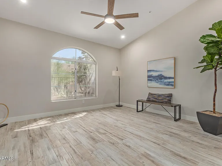 8941 E Maple Dr — Photo 15