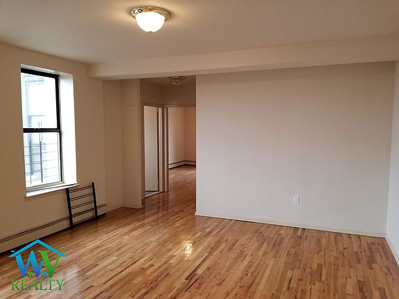 3rd image of 1368 Sheridan Ave #3C