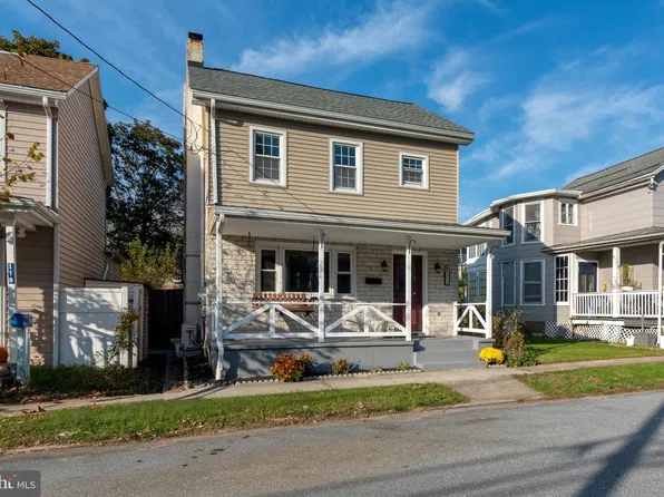 113 W Main St, Hershey, PA 17033
