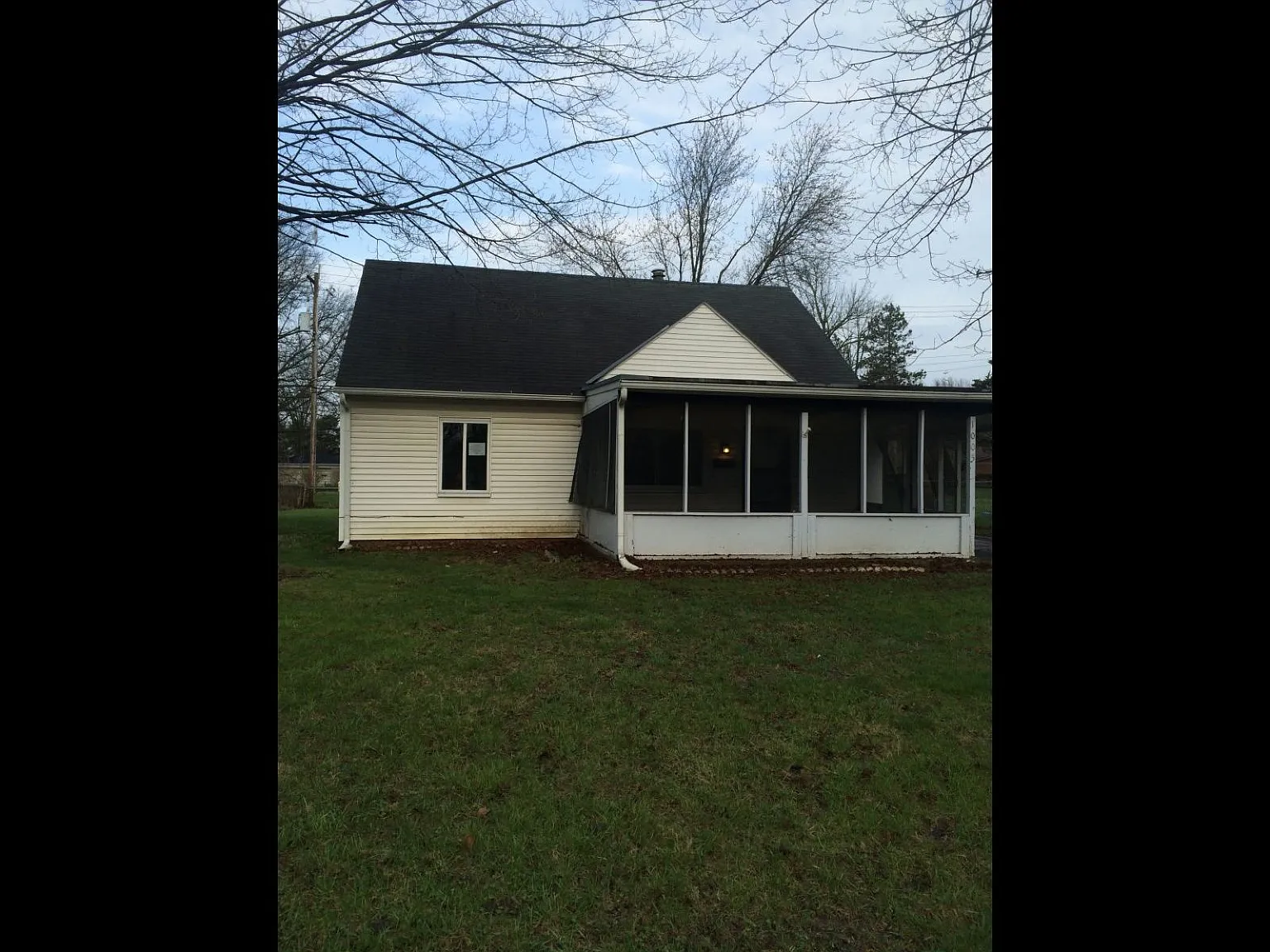 1005 Exeter Rd photo 1