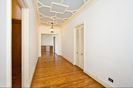 3rd image of 1501 Hinman Ave APT 8A