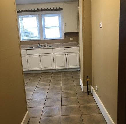 4th image of 15301 Center Ave APT 1