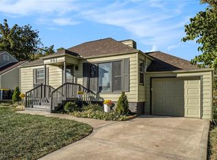 906 NE 42nd Ter, Kansas City, MO 64116