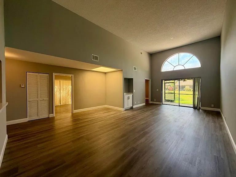 432 Ashwood Pl — Photo 14