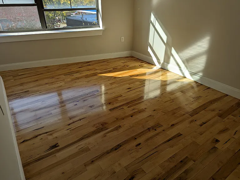 110 Cypress St — Photo 11