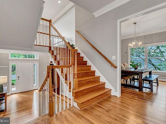 3rd image of 606 Highland Ave