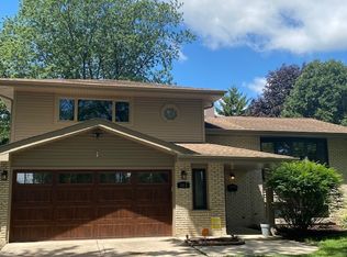202 N Yates Ln, Mount Prospect, IL