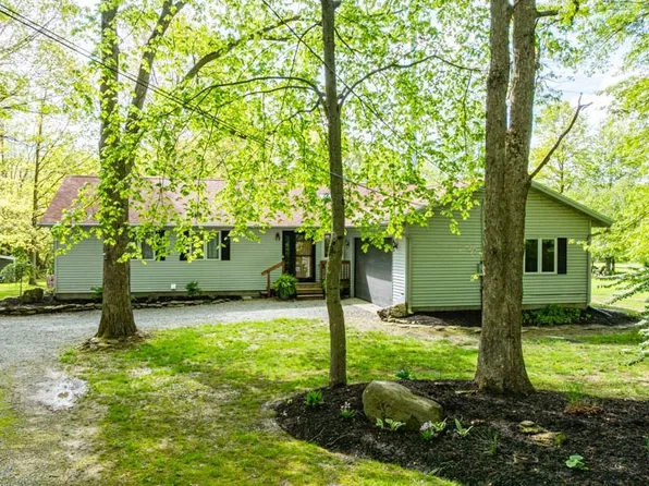 8584 Fisher Rd, Diamond, OH 44412