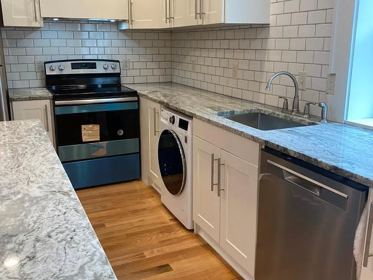 3865 Holdrege St #2 — Photo 4