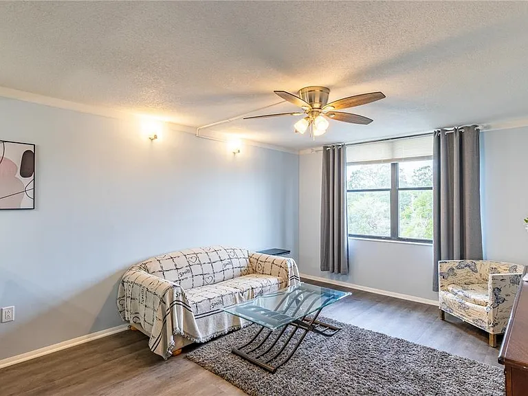 701 S Madison Ave #401 — Photo 16