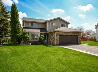 2230 Wentworth Ct, Naperville, IL 60565