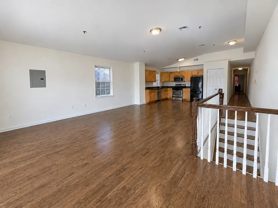 612 3rd St #3