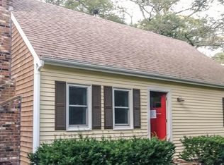 27 Pinecrest Beach Dr, East Falmouth, MA 02536