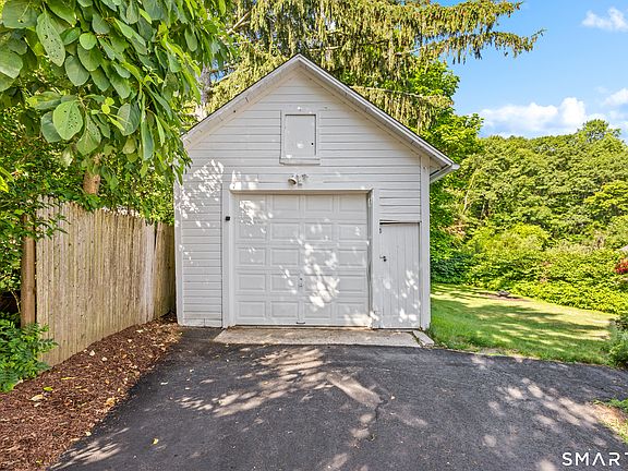 4th image of 52 Pond Meadow Road