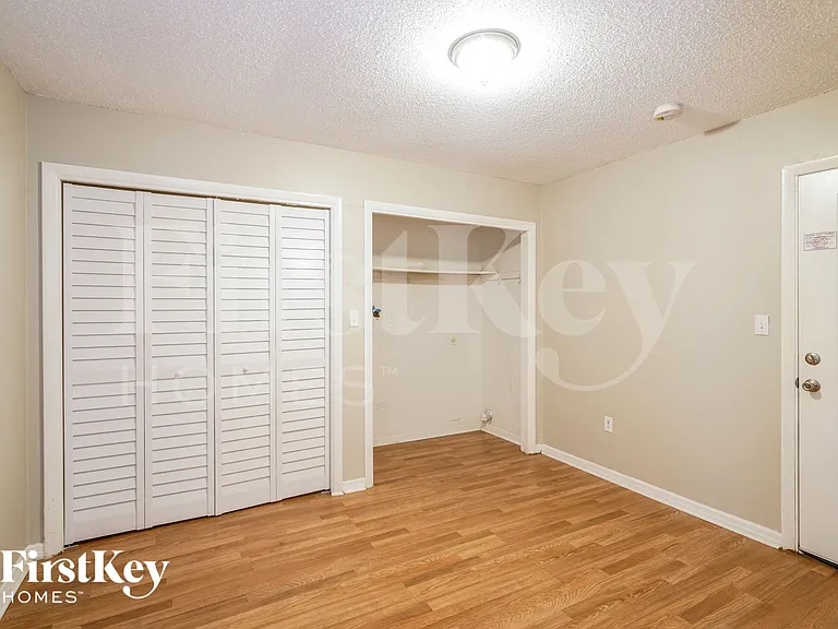 4525 Debbie Ln — Photo 12