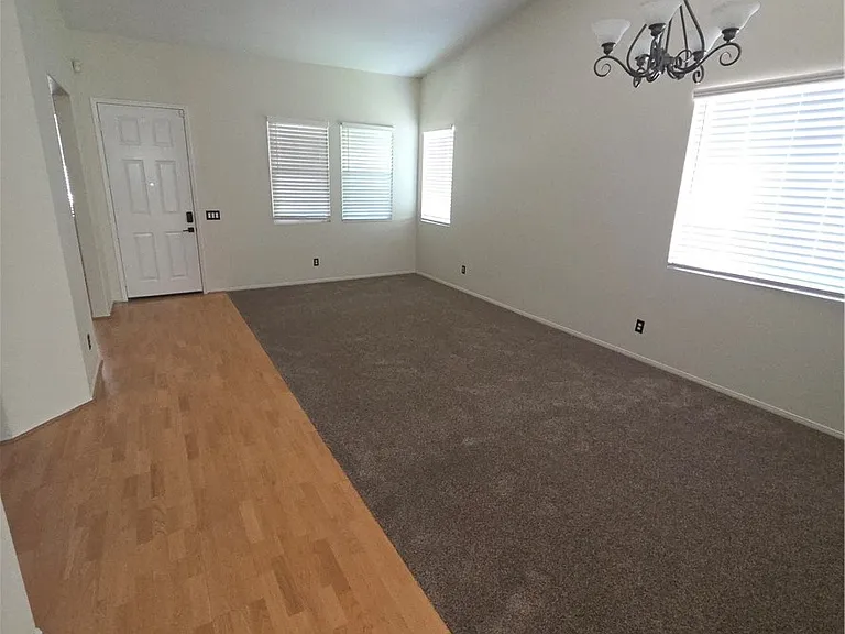 41089 Robards Way — Photo 5