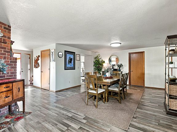 5th image of 261 Westridge Rd
