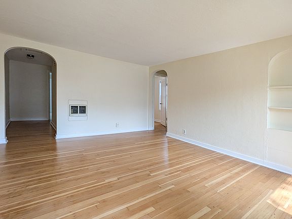5th image of 401 E 11th St