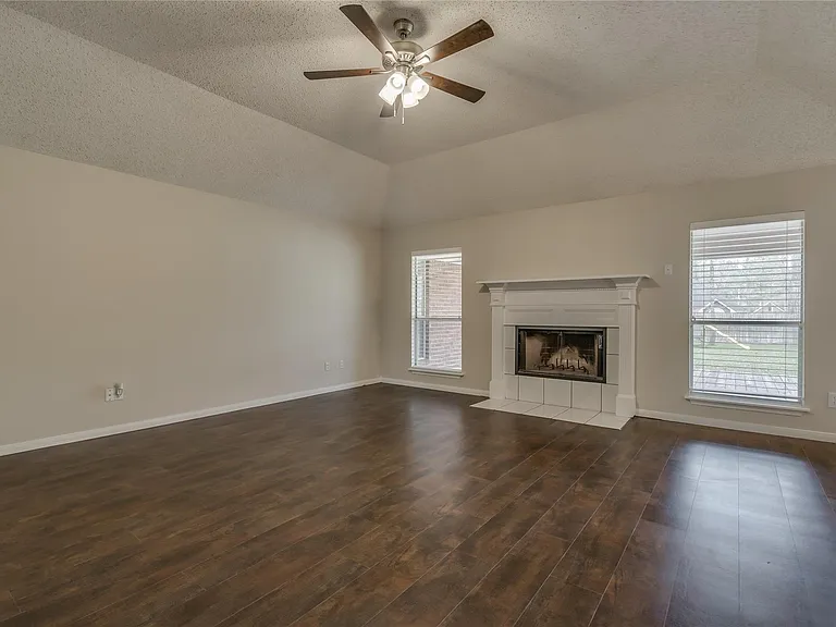 2460 Pebblebrook Cir — Photo 7