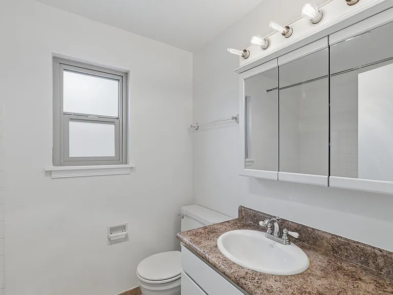 1408 Queen Anne Ave N — Photo 25