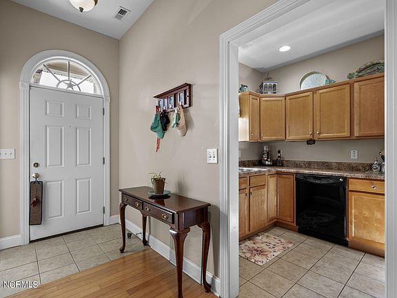 5th image of 627 Elfin Court