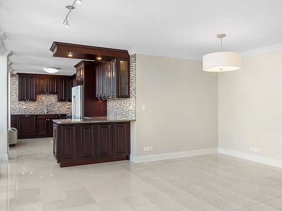 4th image of 111 E Chestnut St APT 49C