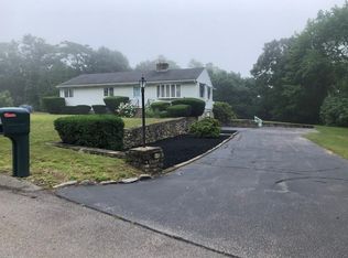 21 Hillview Dr, Westerly, RI 02891