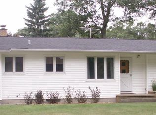 2255 Castle Ave, Norton Shores, MI
