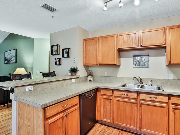 5th image of 6509 Pine Cir W