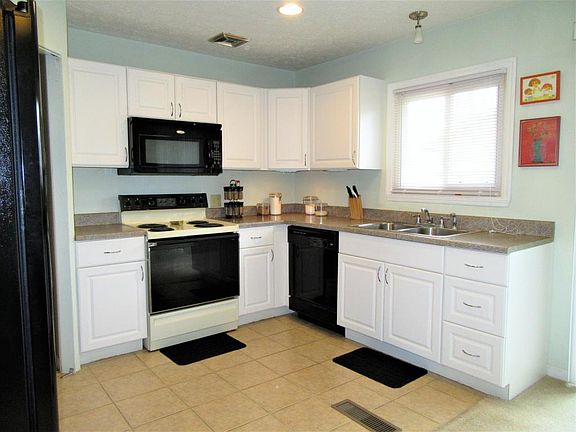 2nd image of 781 Gilmore Dr