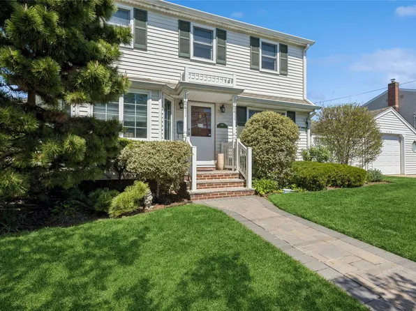 524 Terrace Avenue, Garden City South, NY 11530