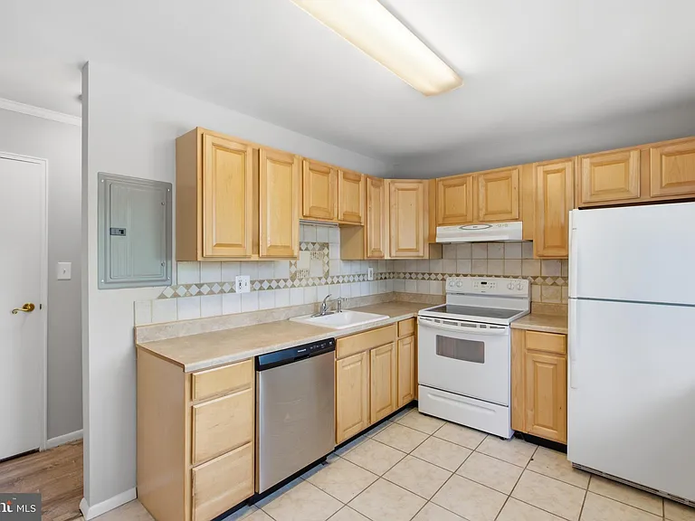 26 Park Ave #B20 — Photo 9