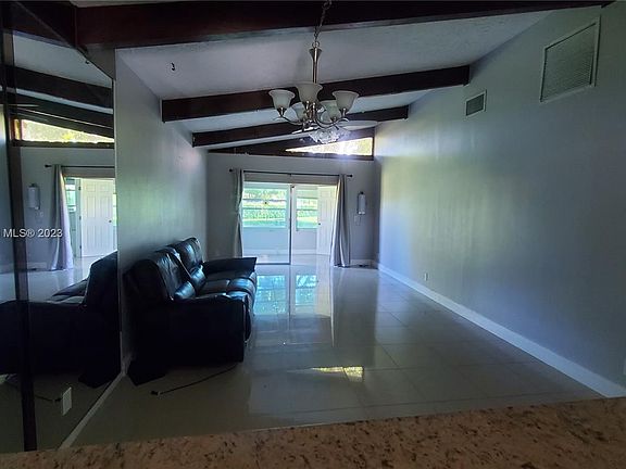 3rd image of 213 Briarwood Cir #1-9