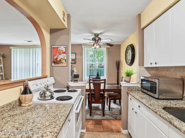 894 Armstrong Ave APT 1-4, Staten Island, NY 10308