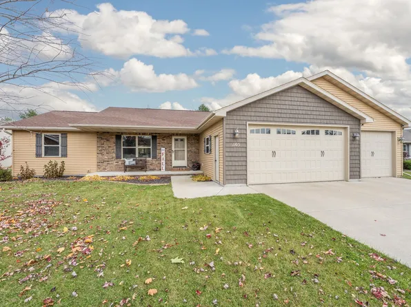 1105 Silver Birch Dr, Menasha, WI 54952