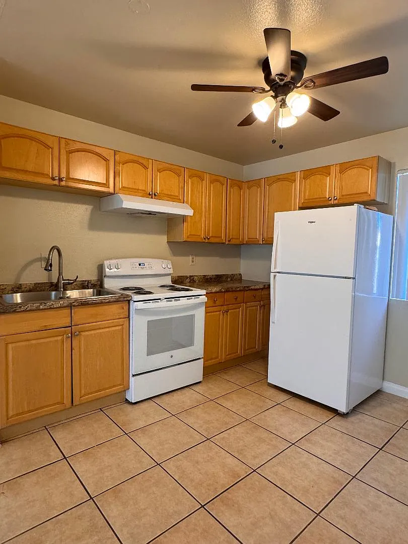2 bed, 850 sqft, $2,495 — Photo 3