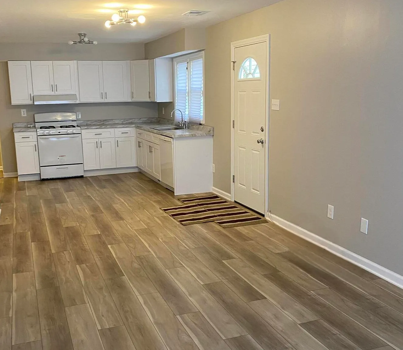 3 bed, $3,000 — Photo 4