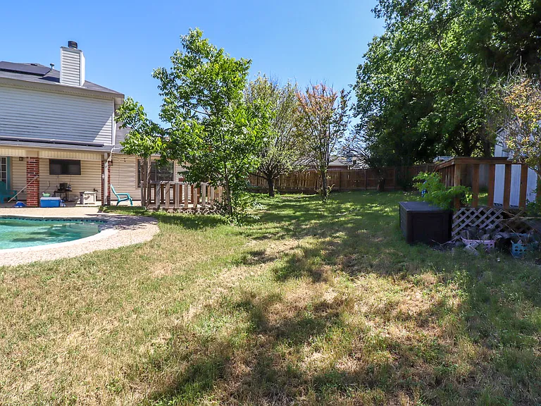 404 Jennifer Cir — Photo 37