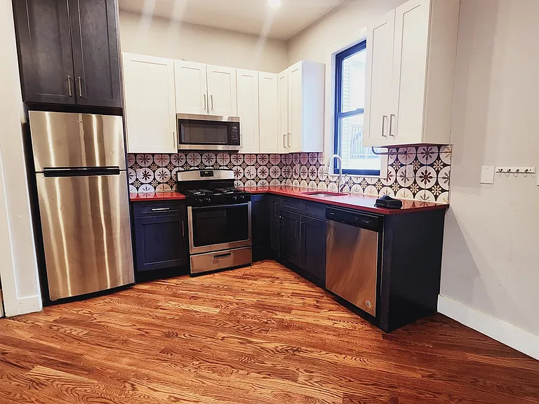 739 Garfield Ave #1C — Photo 2