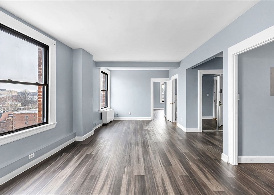 1st image of 140 Chestnut St APT 702