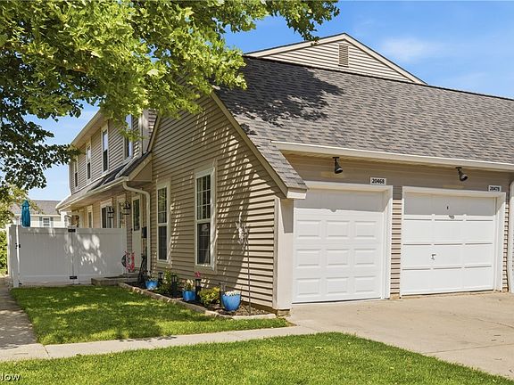 2nd image of 20468 Williamsburg Ct #208C