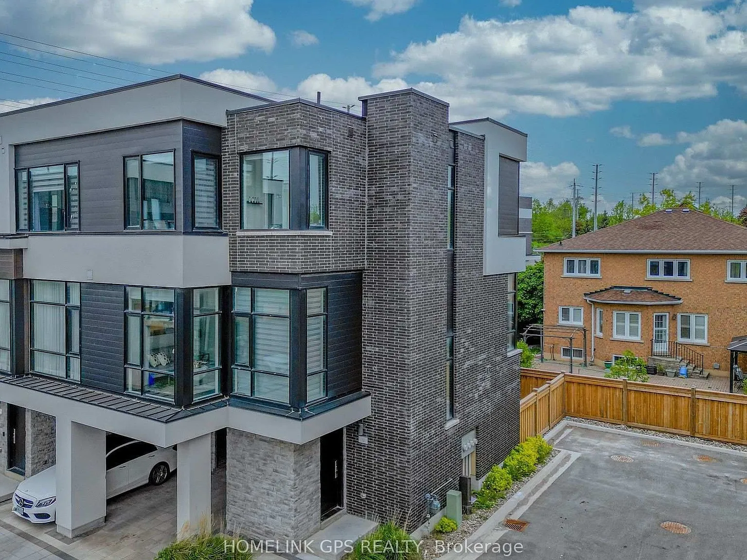 3 bed, $4,000 — Photo 1