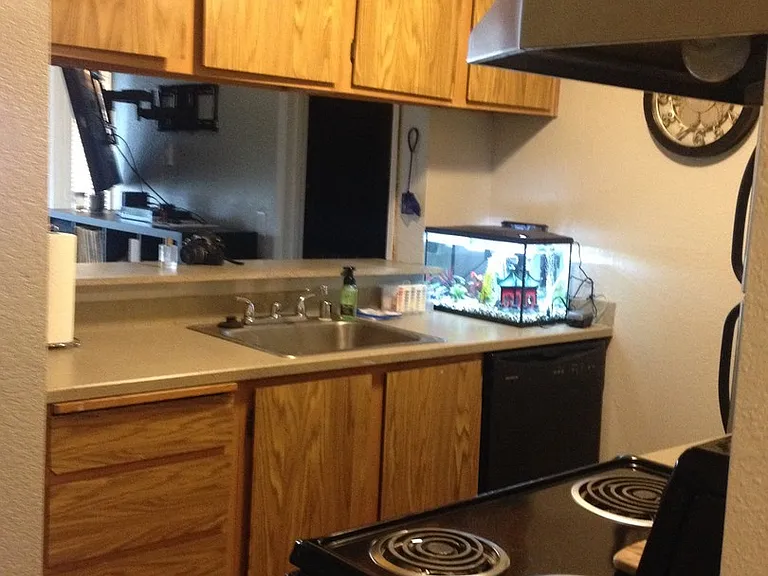 Westwood Apartments — Photo 28