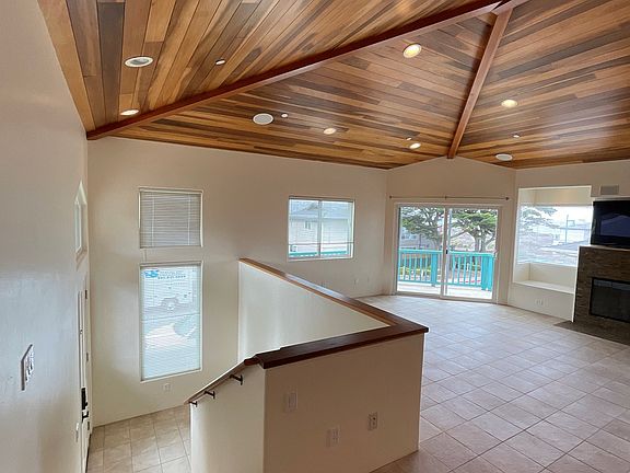5th image of 103 Spray Ave #103S