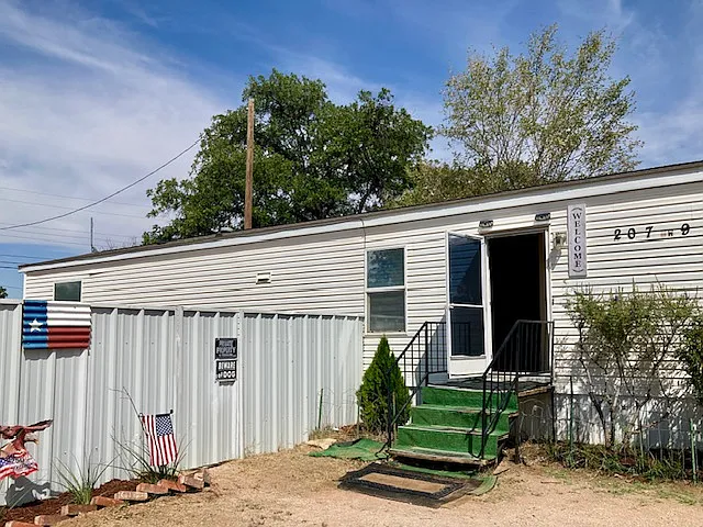 3 bed, 894 sqft, $1,425 — Photo 3