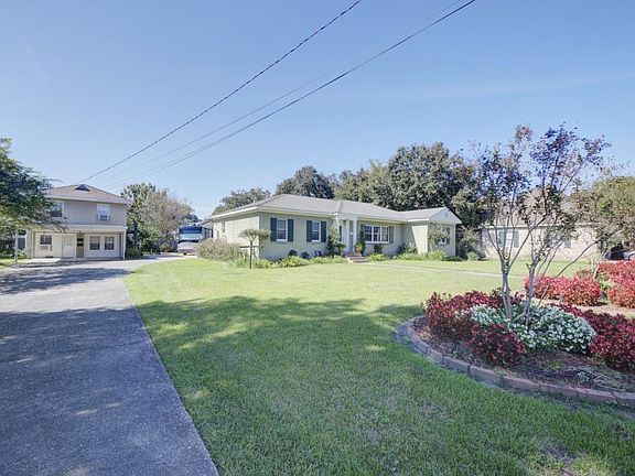 2nd image of 136 Elder St