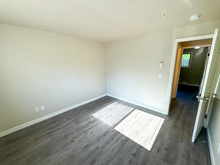 3446-3462 Hadley St NE — Photo 19
