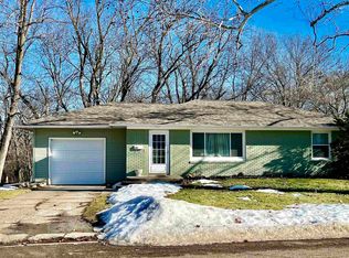 134 Geneva Dr, Oskaloosa, IA 52577